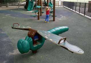 Application des éléments Rosta pour les aires de jeux Application des éléments Rosta pour les aires de jeux