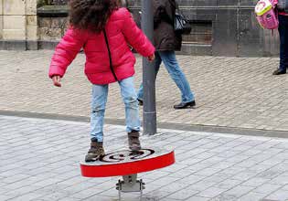 Application des éléments Rosta pour les aires de jeux Application des éléments Rosta pour les aires de jeux